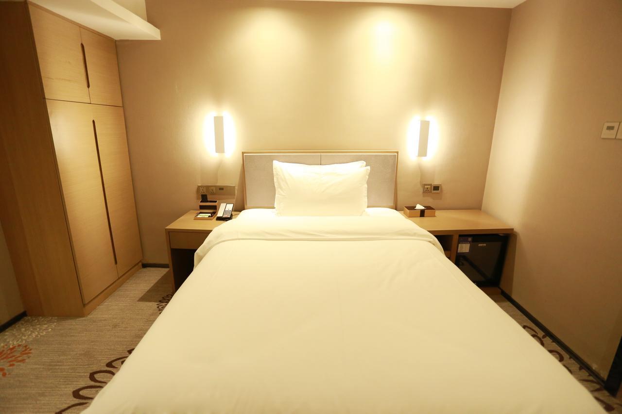 Lavande Hotel Baogang Avenue Guangbai Xinyi Branch Guangzhou Bagian luar foto